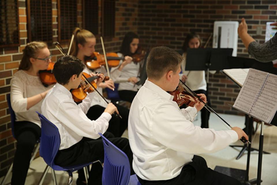 Schmucker Orchestra students perform for P-H-M School Board (11/28/16)
